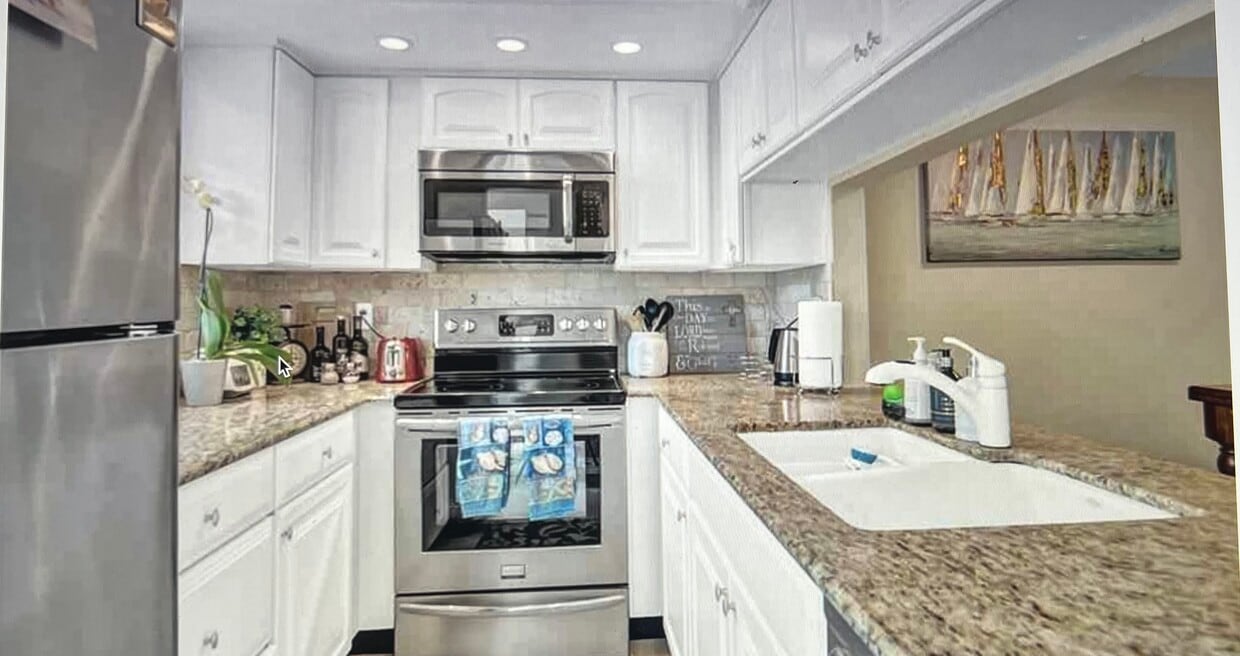 Building Photo - 1901 Indian River Blvd