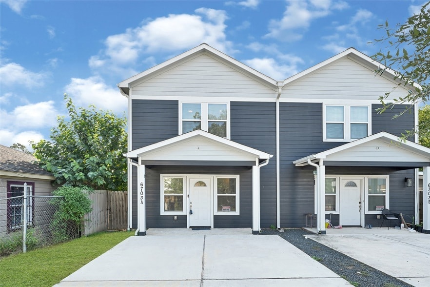 Foto principal - 6703 St Augustine St