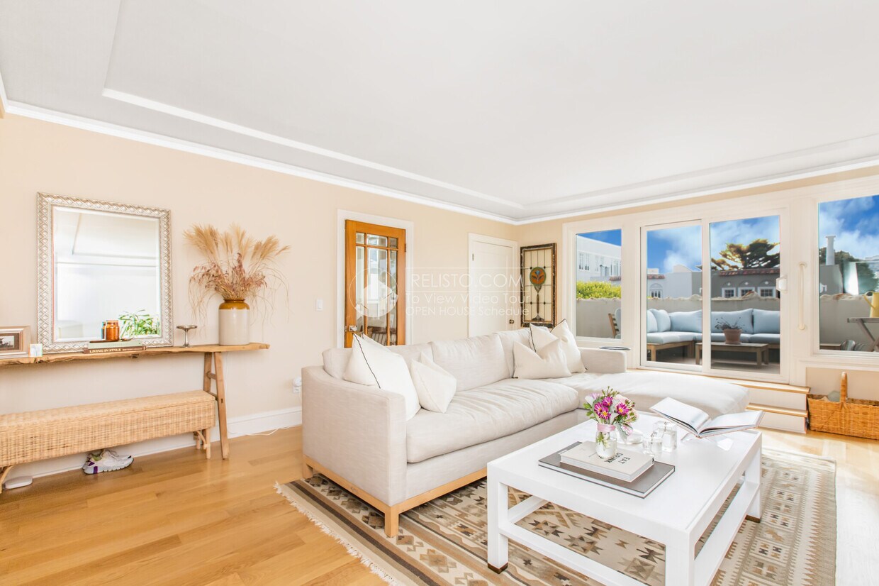 Primary Photo - 2030 Beach St