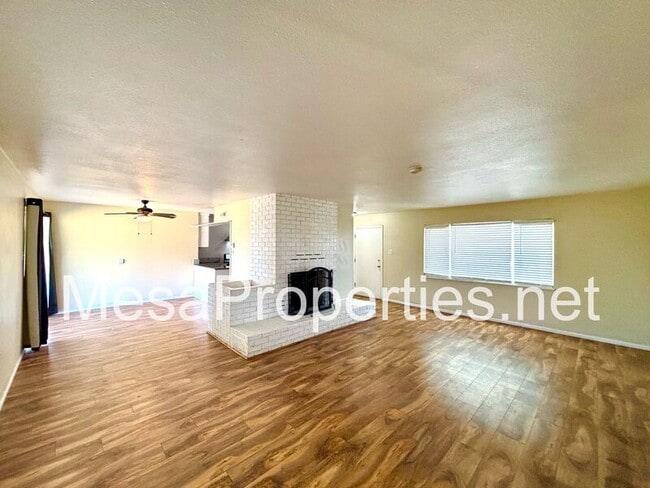 Foto del edificio - 15090 Acoma Rd