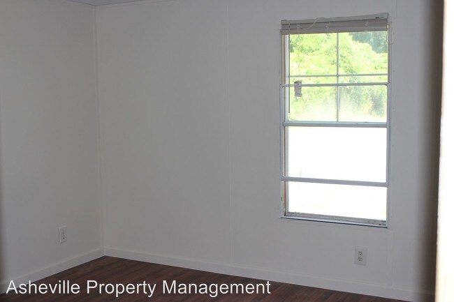 Foto del edificio - 13 Poplar Acres Dr