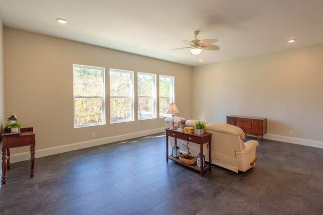 Foto del edificio - 60 Madison Dr