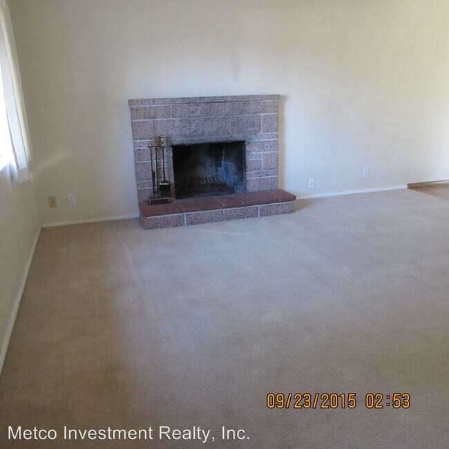 Building Photo - 1728-1728 Rainbow Loop