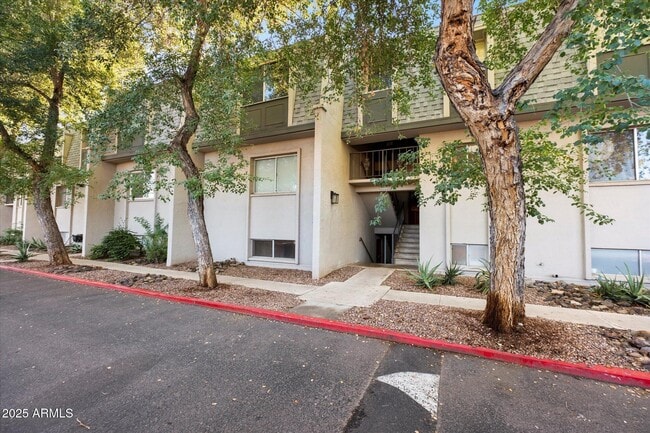 Building Photo - 1018 E Osborn Rd