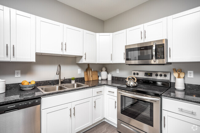 2BR, 2BA - 985 SF - Rising Ridge Apartments