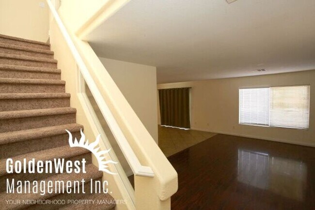Foto del edificio - Charming 4Bdm 2Ba two-story home.