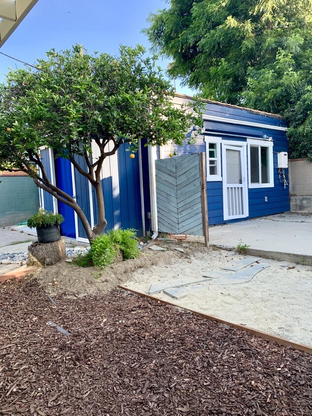 Primary Photo - 408 N Ave 61