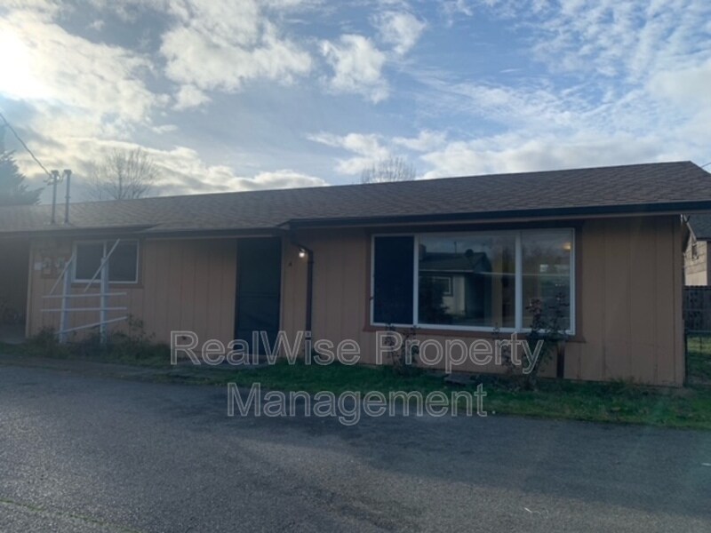 1125 SW Bridge St, Grants Pass, OR 97526 House Rental in Grants Pass