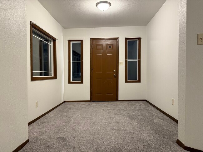 Entrada principal - 1324 Bluff Ave