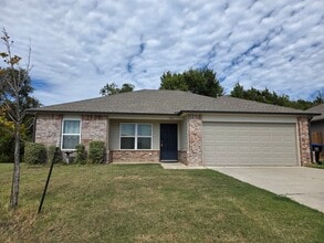 Building Photo - 1411 Chert Cir