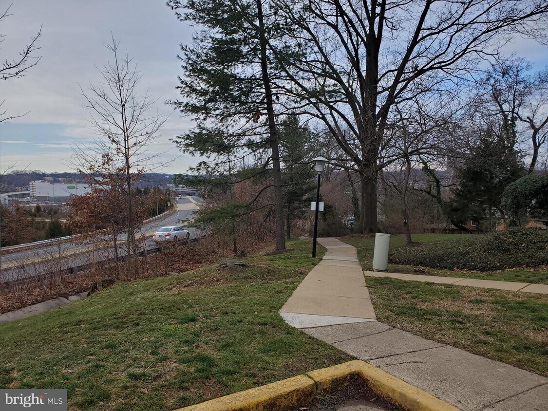 114 Roberts Ln Unit 301, Alexandria, VA 22314 Apartment for Rent in