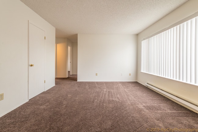 Foto del edificio - 9512 N Oswego Ave