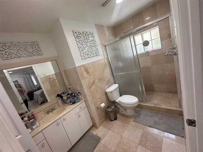 Foto del edificio - 2860 W 80th St