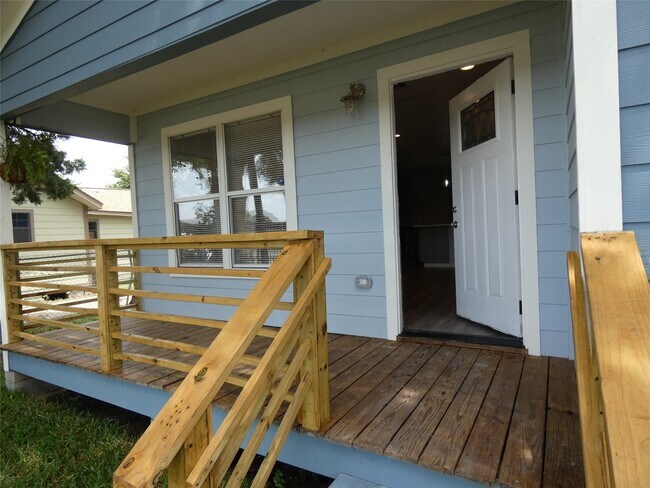 Foto del edificio - 8215 Canyon St