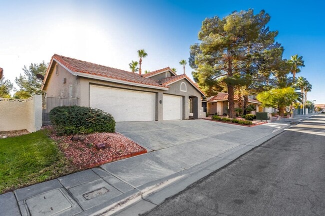 Foto del edificio - Single Story, 3 Bedroom, Peccole Ranch Beauty