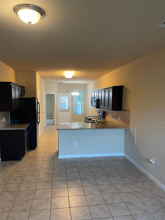 Building Photo - 404 Crater Lake Dr