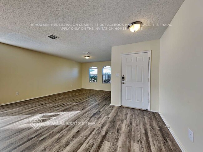 Foto del edificio - 4419 Cedar Crest Dr