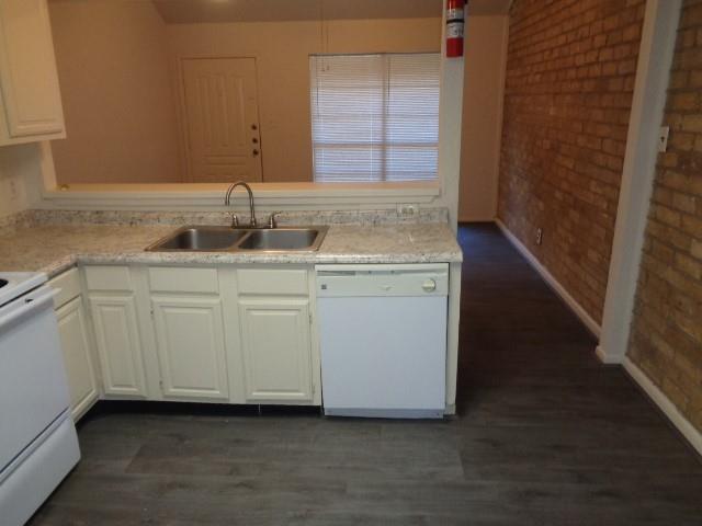 Building Photo - 701 Foster Dr