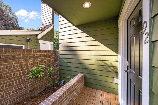 Photo - 425 W 8th St Townhome