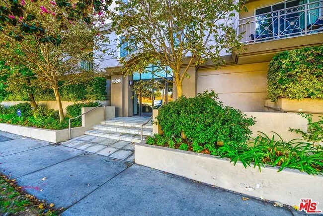 Building - 1820 S Beverly Glen Blvd
