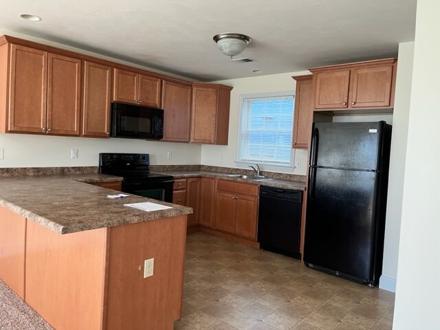 Kitchen - 3509 Lincoln Ave