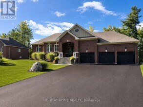 Building Photo - 84 Diamond Valley Dr