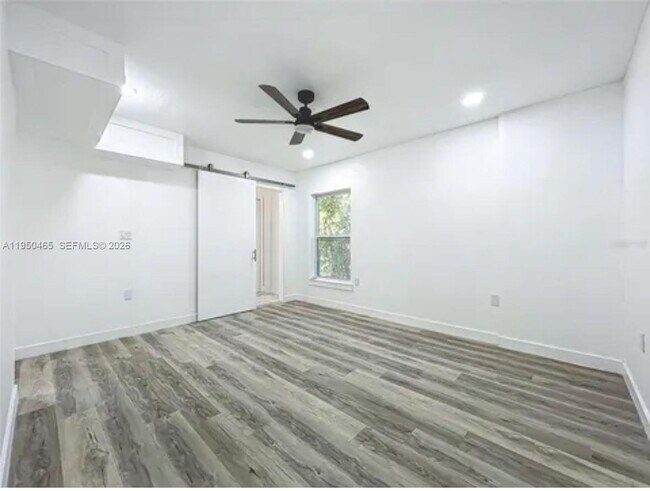 Foto del edificio - 5345 Avon Ct