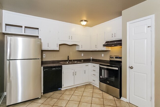 Building Photo - Cute 3 Bedroom Home in Huntsville!