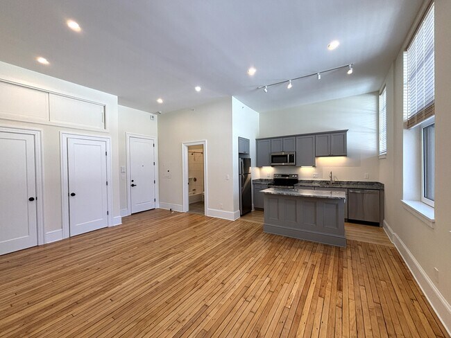 Foto del edificio - 71 Montague City Rd