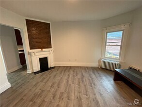 Building Photo - 212 Richmond Ave