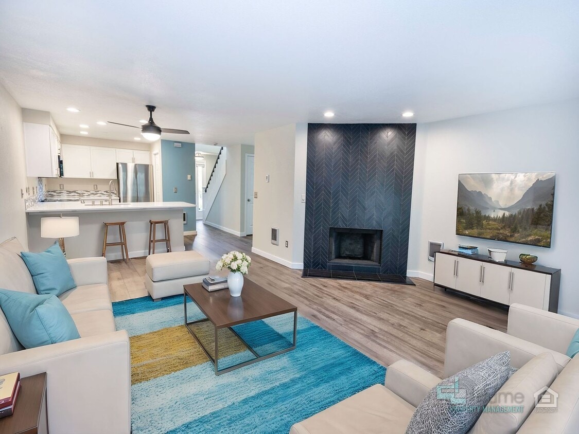 STUNNING 2 BEDROOM AND 2.5 BATHROOM - STUNNING 2 BEDROOM AND 2.5 BATHROOM