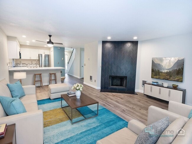 STUNNING 2 BEDROOM AND 2.5 BATHROOM - STUNNING 2 BEDROOM AND 2.5 BATHROOM Townhome