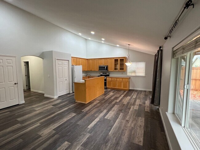 Building Photo - 4 bedroom - 2 Bath Harvest Ridge Home- ava...