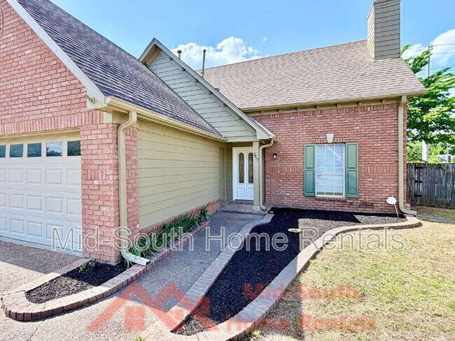 Foto del edificio - 347 Port Douglas Cove