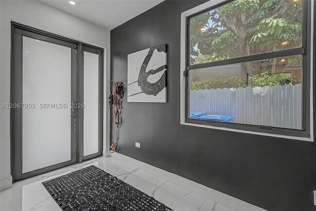 Foto del edificio - 2320 SW 14th St