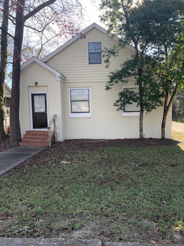 Primary Photo - 325 5th Ave