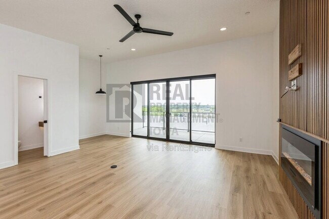 Foto del edificio - 550 Indianola Rd