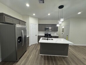 Building Photo - 134 Ellis Ln