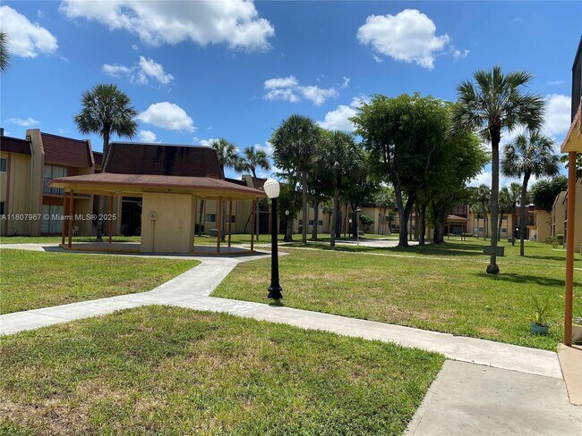 Foto del edificio - 2840 NW 55th Ave