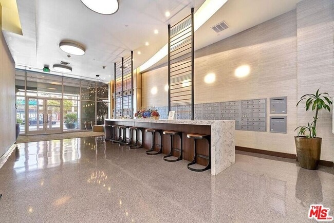 Foto del edificio - 3810 Wilshire Blvd