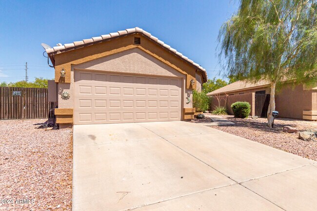 Building Photo - 917 S Del Rancho