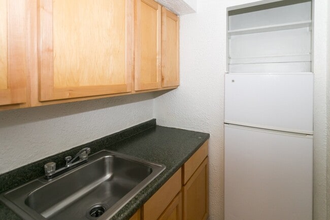 Foto del edificio - 562 W Arlington Pl