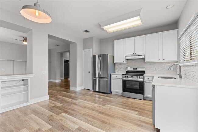 Foto del edificio - 5501 S Hearsey Dr
