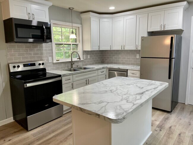 Building Photo - 819 Markwell Dr