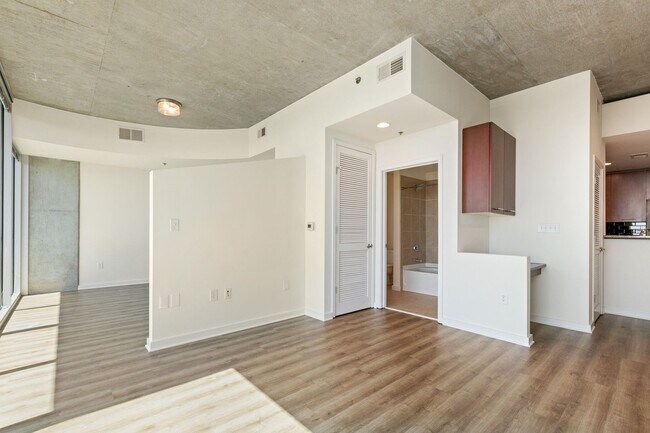Foto del edificio - 3324 Peachtree Rd NE