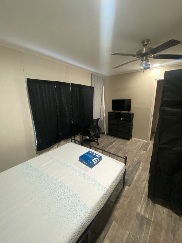 Foto del edificio - 325 Robin Ln