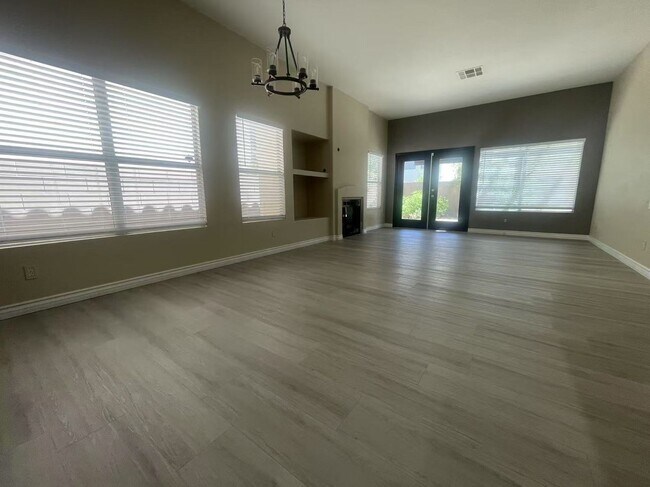 Foto del edificio - Beautiful one level home
