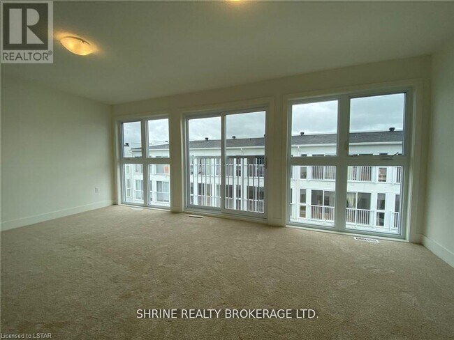 Building Photo - 234-234 Edgevalley Rd