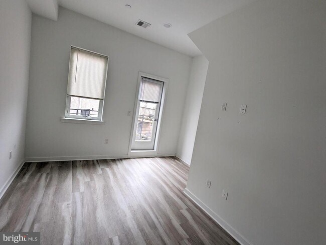 Foto del edificio - 1524 Ridge Ave