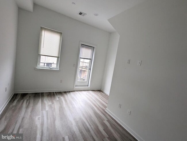 Building Photo - 1524 Ridge Ave